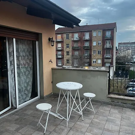 House Apartment *